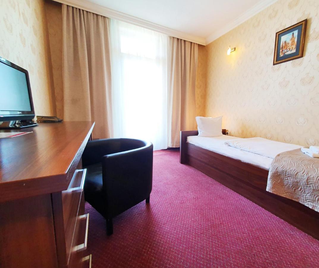 Relax Inn Praga Exterior foto