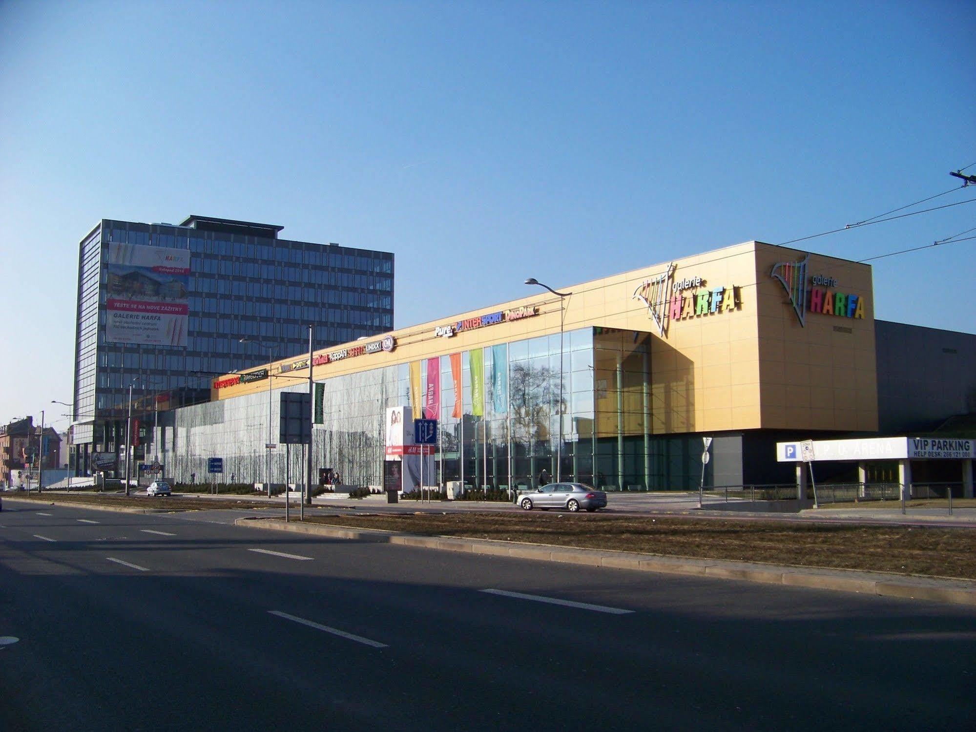 Relax Inn Praga Exterior foto