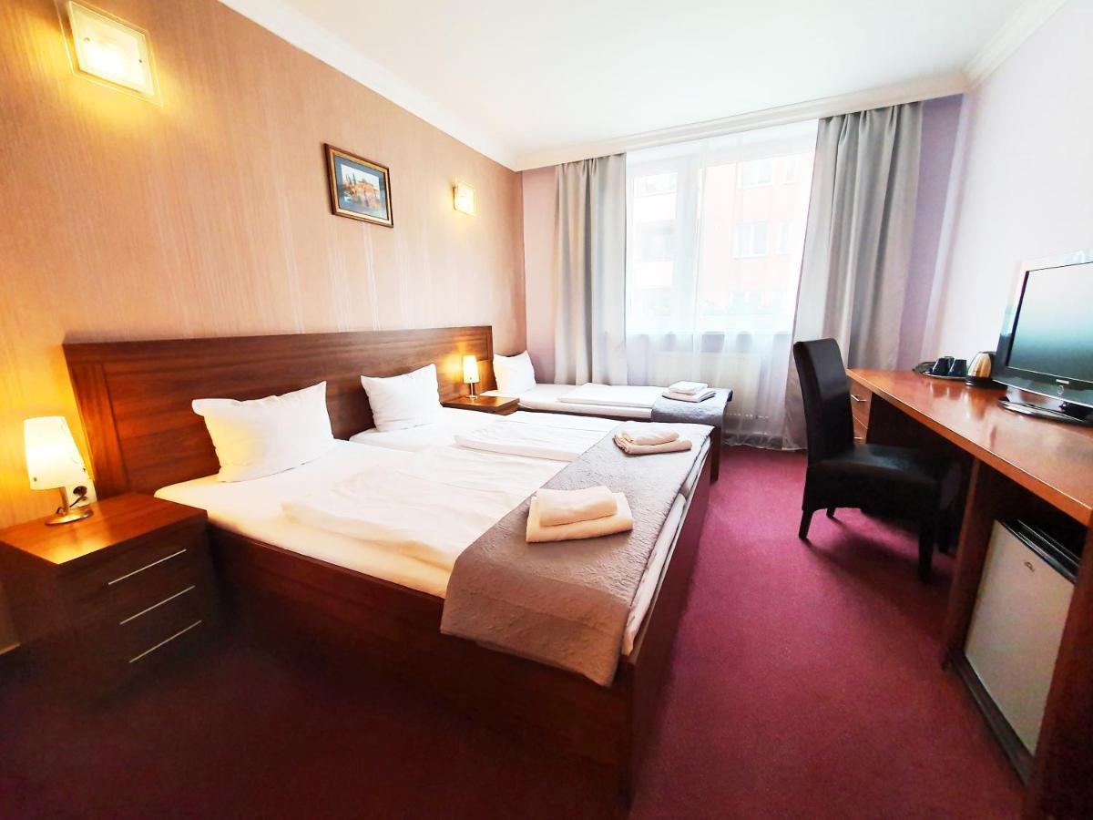 Relax Inn Praga Exterior foto